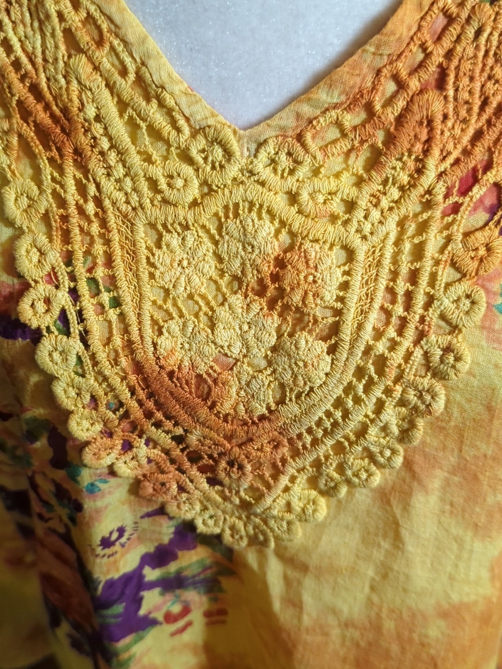New Butter Yellow Floral V-Neck Tunic/Mini/Coverup Coastal Crochet Trim NWT Sz M - Picture 7 of 10